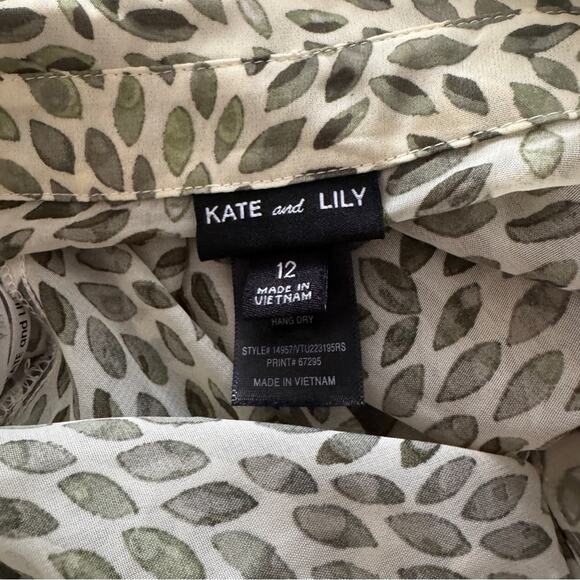 Kate and Lily leaf print long sleeve tired maxi dress, size 12 - Picture 4 of 10